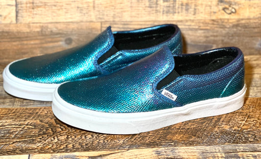 Color shifting shoes